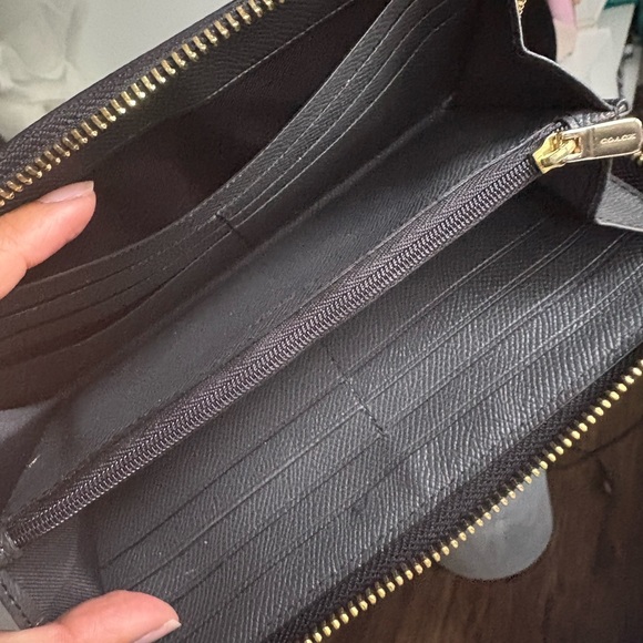 Coach EUC Black Leather Continental Zip Wallet - Picture 4 of 5